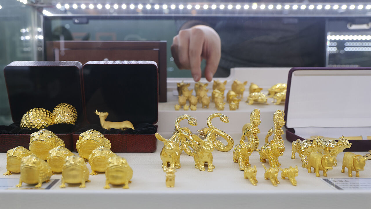 증시 출렁일 때는 안전자산…개미들, 금 ETF로 '우르르'