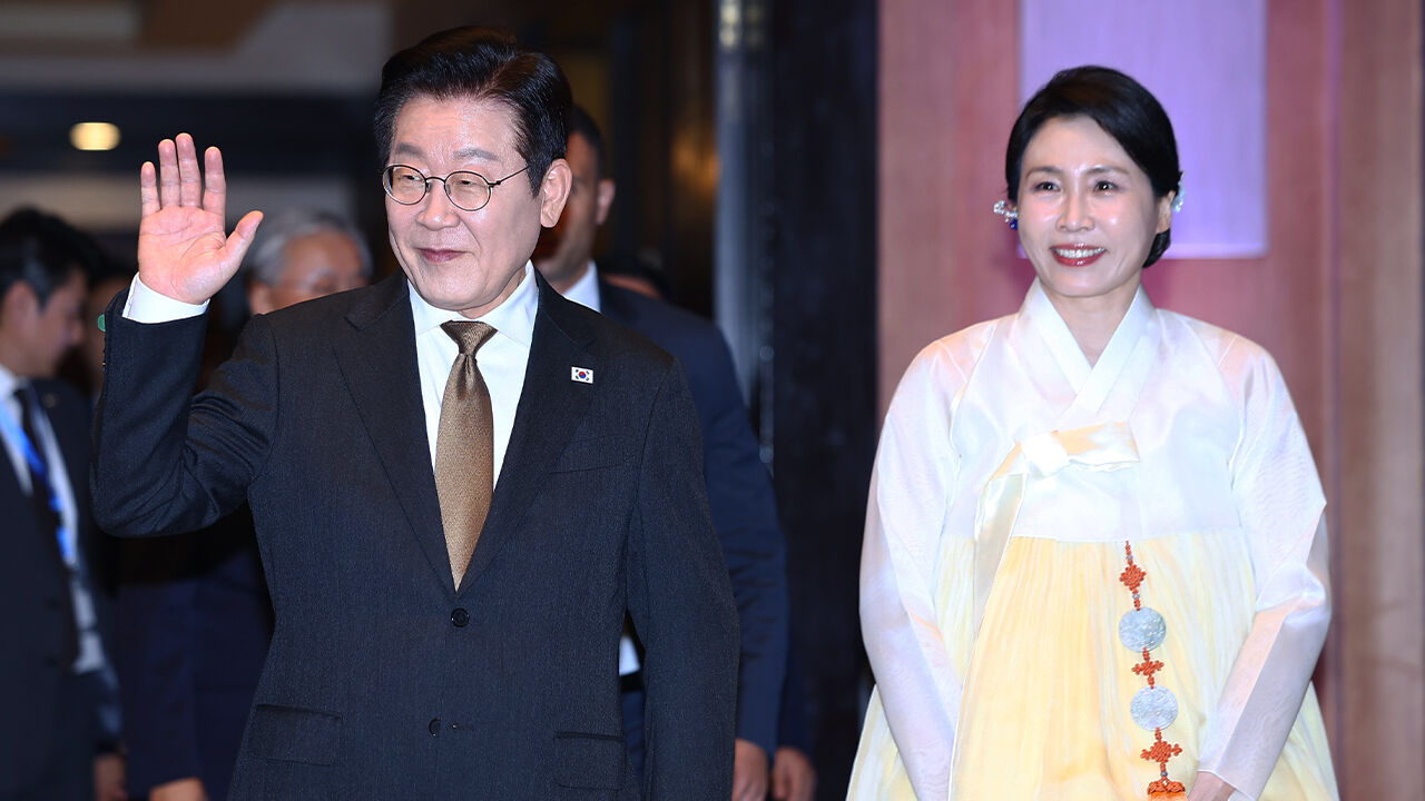 김혜경 여사, '마을 재건' 쌍샘교회 방문…"우리 사회가 나아갈 방향"