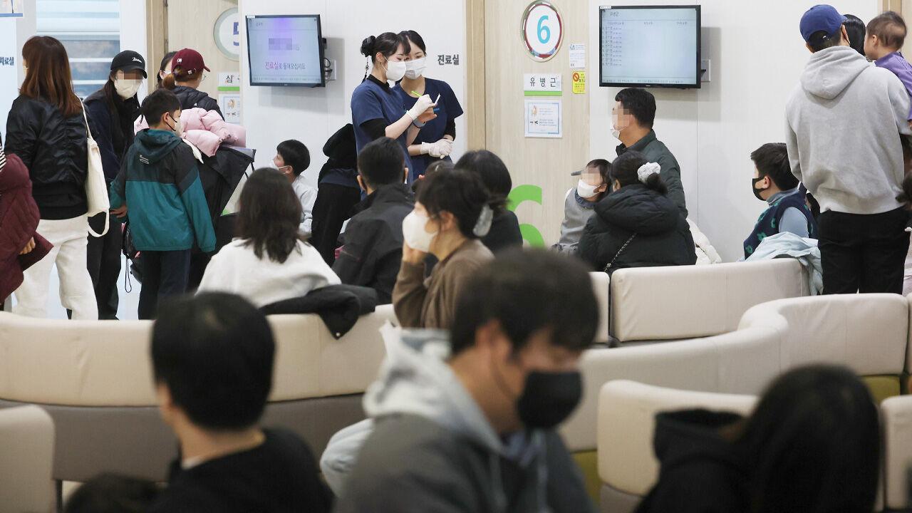 독감 환자 4주째 늘어 작년 같은 때의 14배…학령기 아이 '주의'