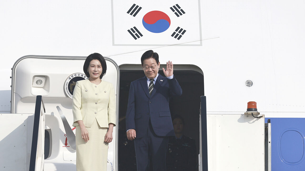 이 대통령, G20 열리는 남아공으로 출발…이틀간 다자외교 집중