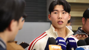 '김선생' 보자 찡그린 김혜성…"좀 막아달라" 발언 이후