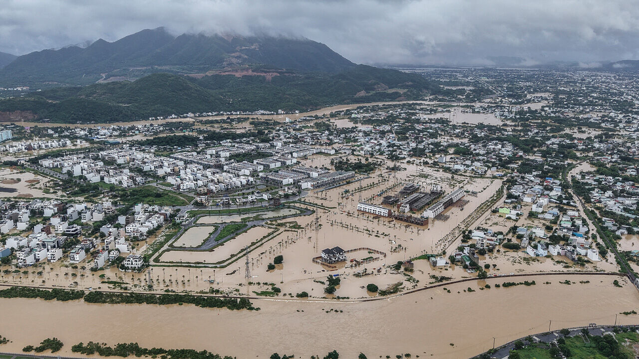 베트남 중부 홍수로 최소 55명 사망·13명 실종