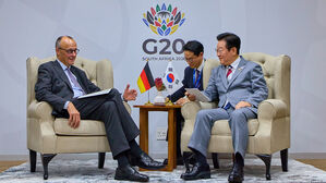 이 대통령 "통일 노하우 알려달라"…독일 총리 "북한 궁금"