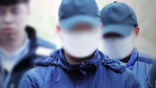 '좌초 여객선' 항해사·조타수 구속…"승객에 죄송"