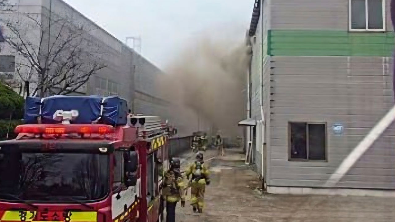 평택 폐업 공장 화재 3시간만 초진…인명피해 없어