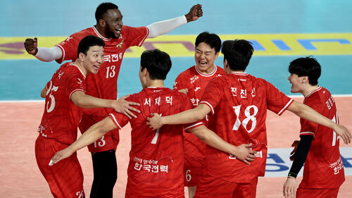 한국전력, 삼성화재 꺾고 3위 도약…도로공사는 9연승 선두 질주