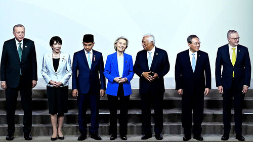 나란히 서도 눈길 안 줬다…다카이치-리창 싸늘한 외면