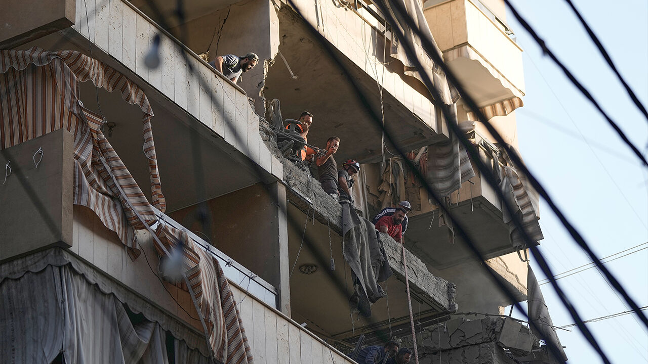 이스라엘, 베이루트 공습…"헤즈볼라 참모총장 노려"