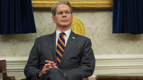 미 베선트 재무 "불법체류자 수혜 끝…소득세 환급혜택 중단"