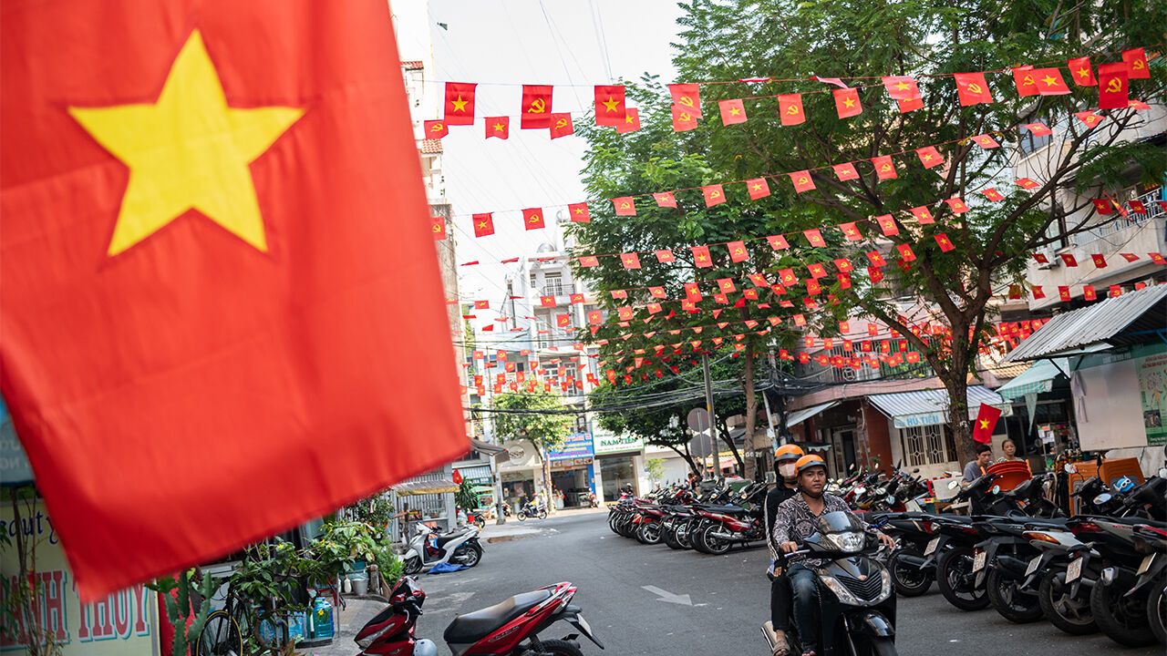 베트남서 대형가방에 든 한국인 시신 발견…한국인 2명 조사