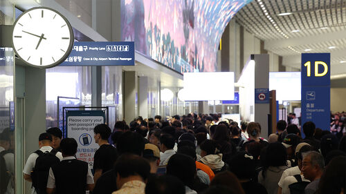 카드 해외 사용 59억 달러, 사상 최대…여행 늘고 씀씀이도 커져