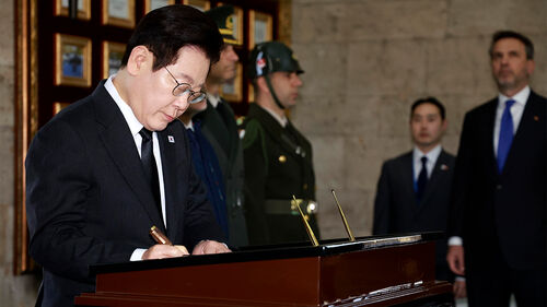 이 대통령, '튀르키예 국부' 묘소 참배.."형제국과 공동 번영"