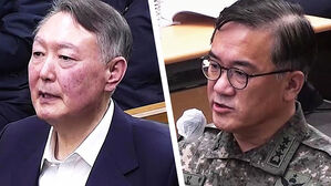 "윤, 계엄 언급해 무릎 꿇고 불가능하다 설명"