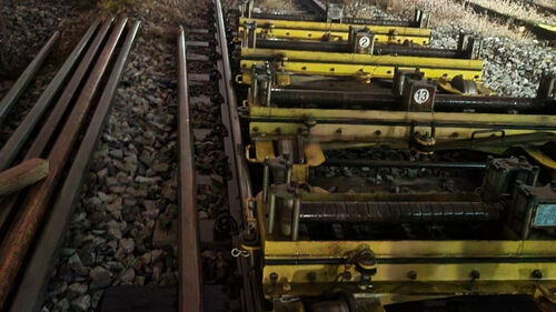 4호선 오이도역서 트롤리 궤도이탈로 열차 지연…출근길 불편