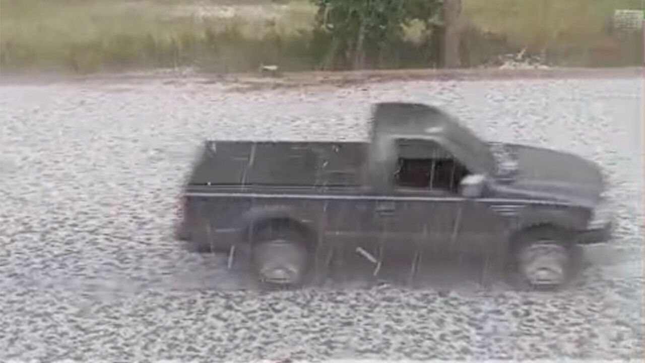 브라질 남부 마을에 우박 강타…"150여 명 부상"