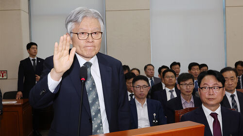 공무원 '복종 의무' 76년 만에 사라진다…위법 지휘는 거부 가능