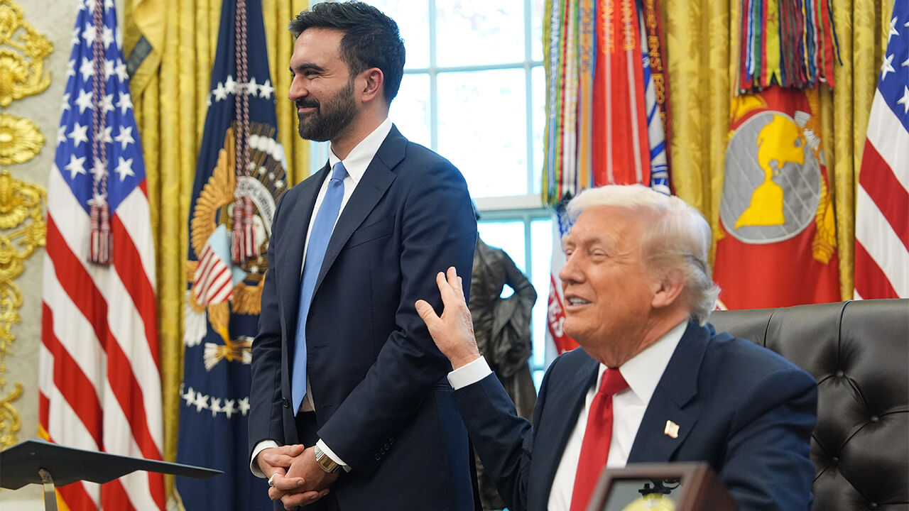 "내가 뭘 본 거야?"…트럼프·맘다니 회동에 양측 지지자 당혹