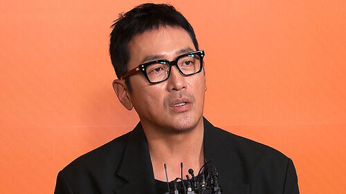 하정우 4번째 연출작 윗집 사람들 12월 개봉