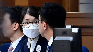 [속보] 특검, 김건희 '매관매직' 관련 알선수재 등 혐의 기소