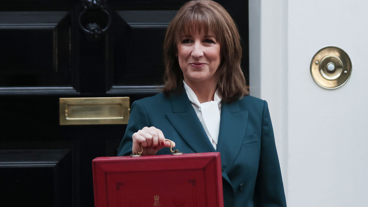 영국, 연 50조 5천억 원 증세…"재정 안정 집중"