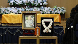 "'오케이, 컷' 소리에 일어나셨으면"…이순재 마지막 눈물의 배웅