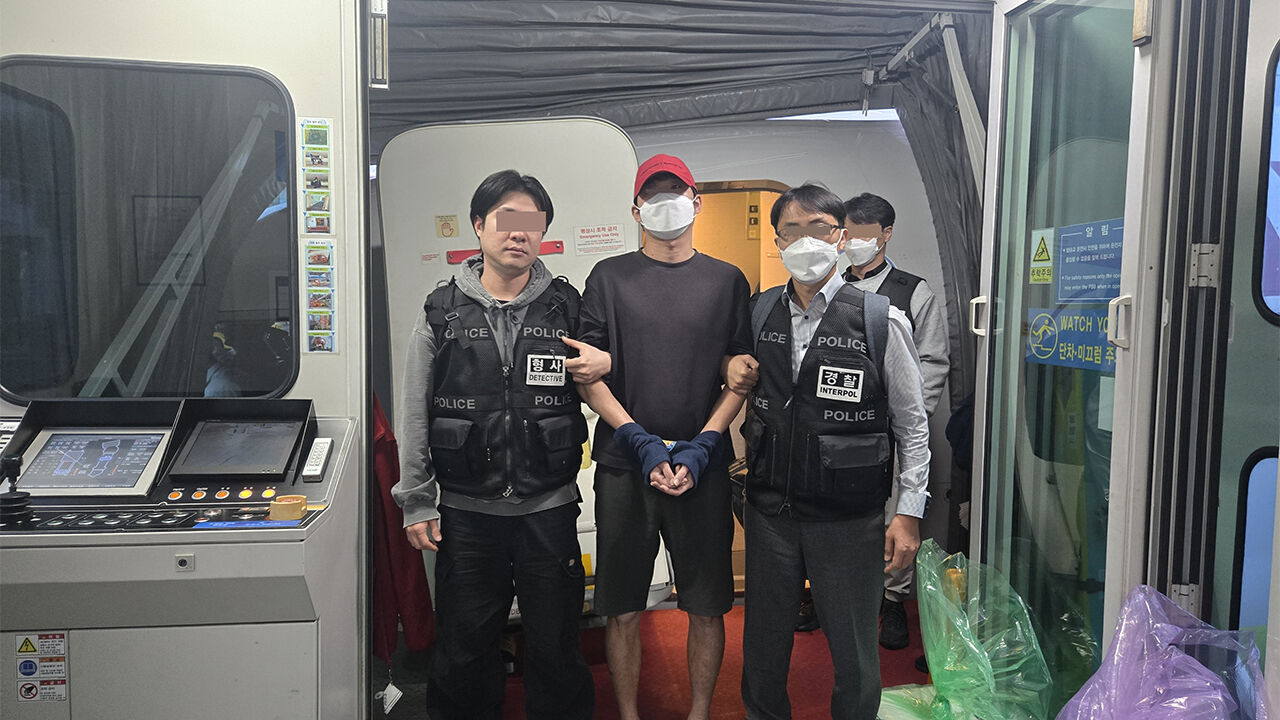 캄보디아서 여성인 척 로맨스스캠 벌인 30대 남성 베트남서 송환