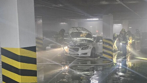 수원 고색동 아파트 지하주차장 승용차서 불…1시간여 만에 진화