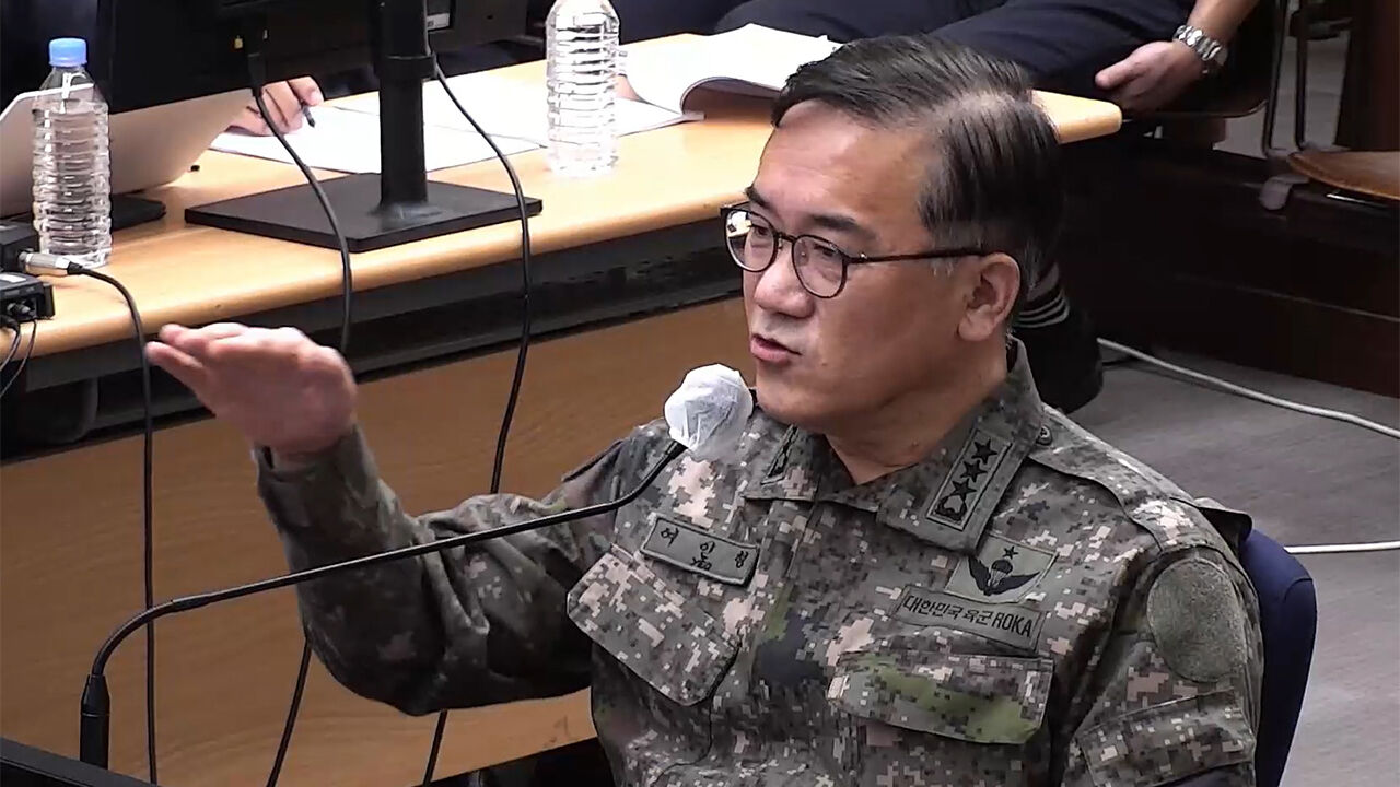 윤 재판 나온 여인형 "체포·검거는 입에 배어 있는 말"