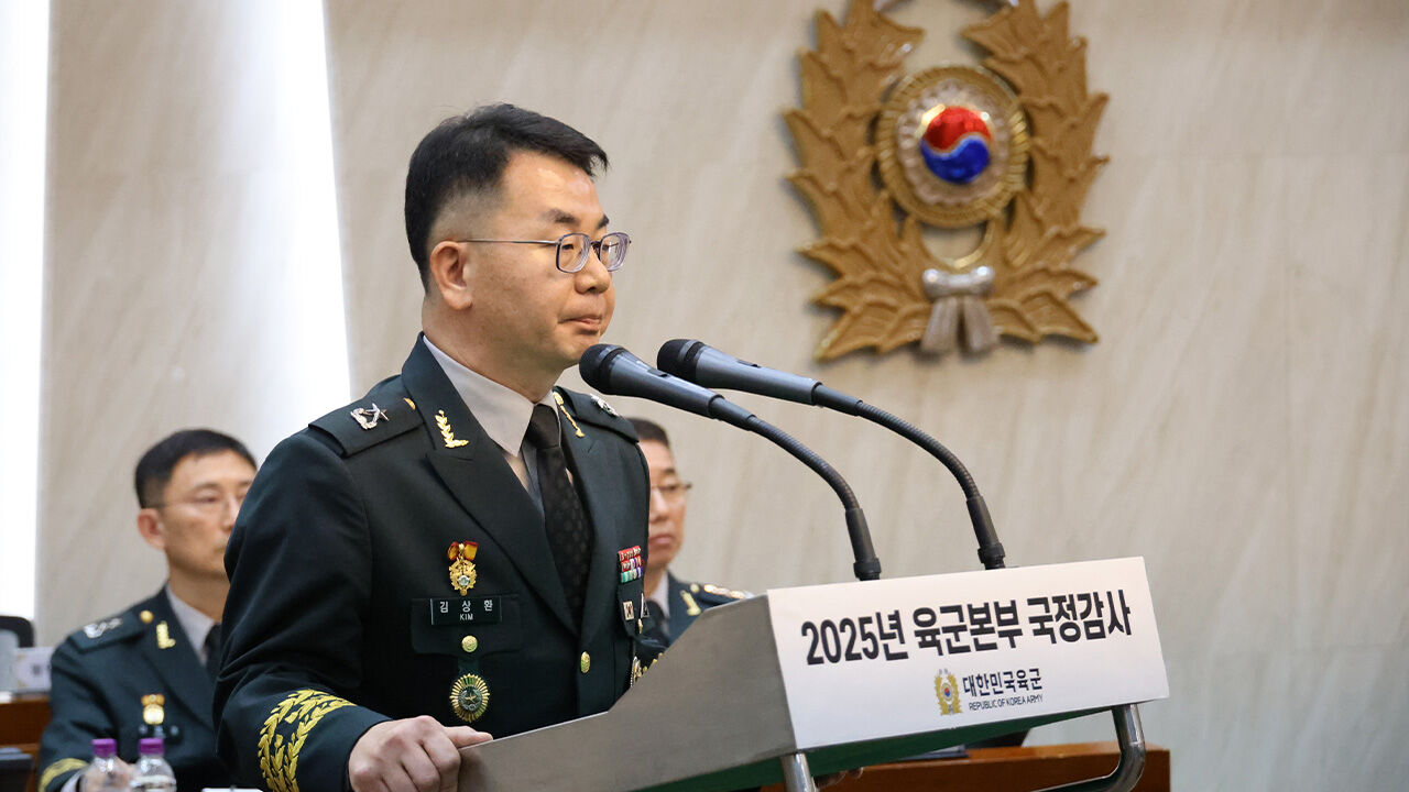 김민석 총리, '계엄버스' 육군 법무실장 근신 취소…"엄정 재검토"