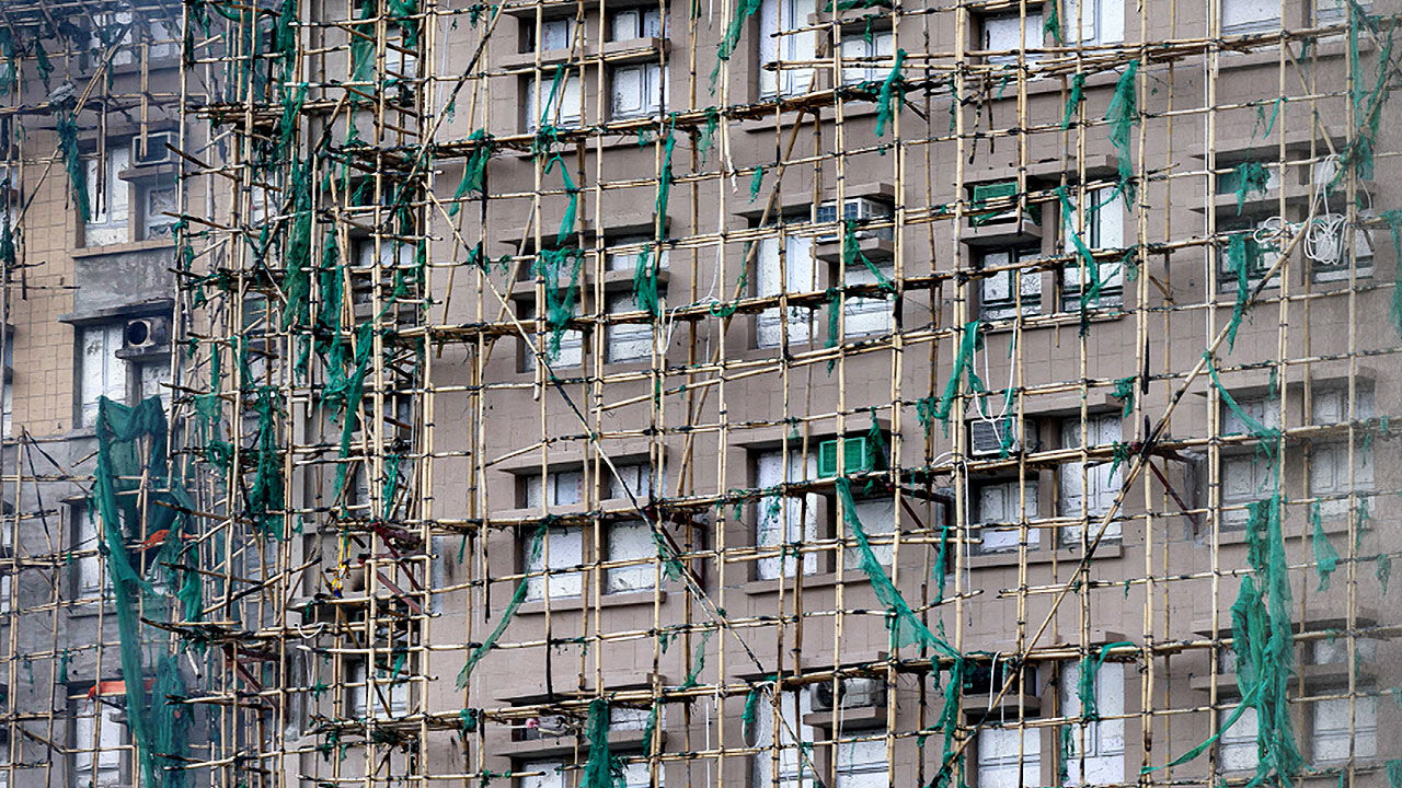 홍콩 행정장관 "아파트 7개 동 모두 진화"…화재 27시간 만
