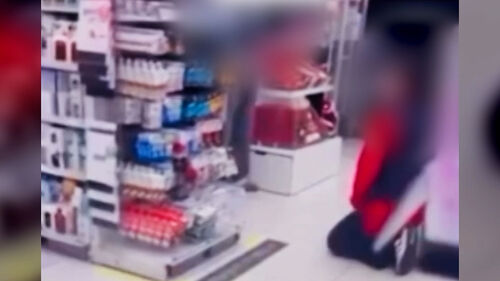 "당신이 뭔데" 엄마뻘에 폭언…직원 결국 무릎 꿇었다