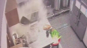 결혼 미루고 장사 매진해오다…2도 화상 날벼락 무슨 일