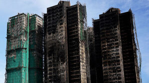 홍콩 참사 현장서 극적 생존자 나왔다…2명 발견된 장소