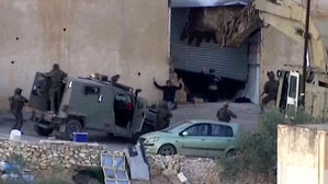 무릎까지 꿇었는데 발길질…건물로 몰아 잔혹 살해했다