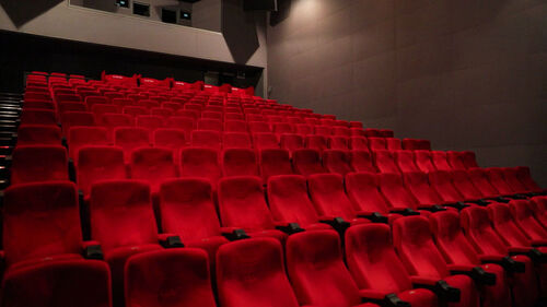 한국 영화계, 지금 무슨 일?…볼 영화 없다 현실 됐다