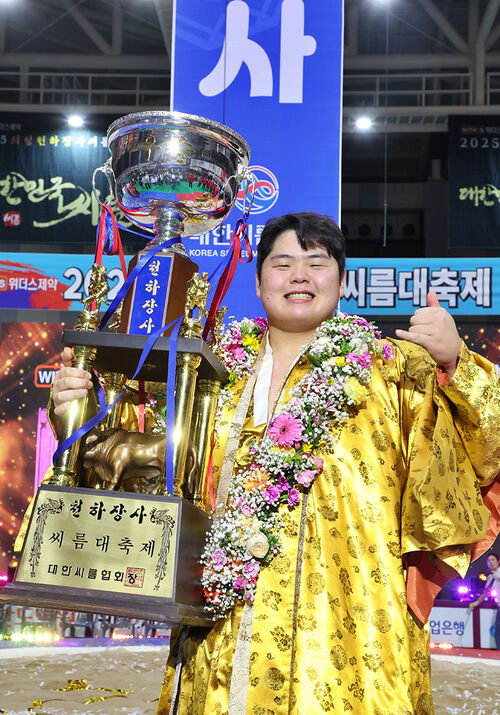 통산 세 번째 천하장사에 오른 김민재 (사진=대한씨름협회 제공, 연합뉴스)