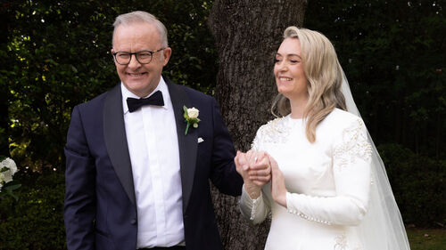 61세 호주 총리, 16살 연하 약혼녀와 비공개 결혼식