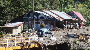 '홍수&middot;산사태' 덮친 동남아&hellip;인니&middot;태국&middot;스리랑카서 600명 사망