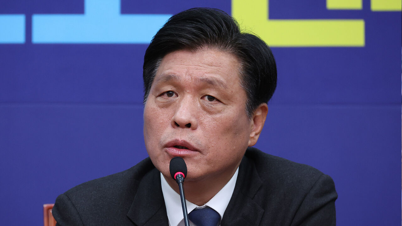 여당 "추가 특검 구성 등 검토…지방선거 공천, 내년 4월 마무리 목표"