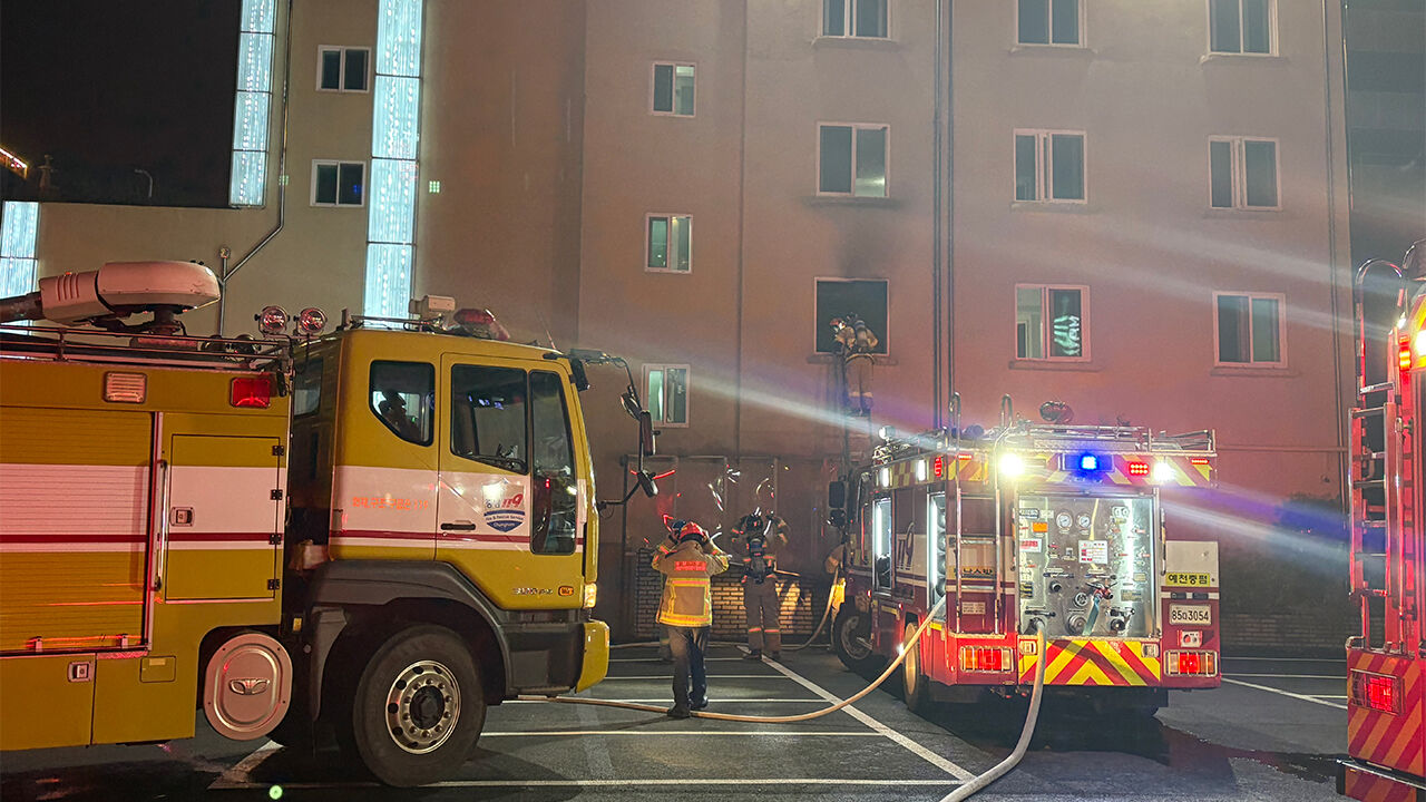 충남 서산 숙박업소서 불…1명 다치고 5명 대피
