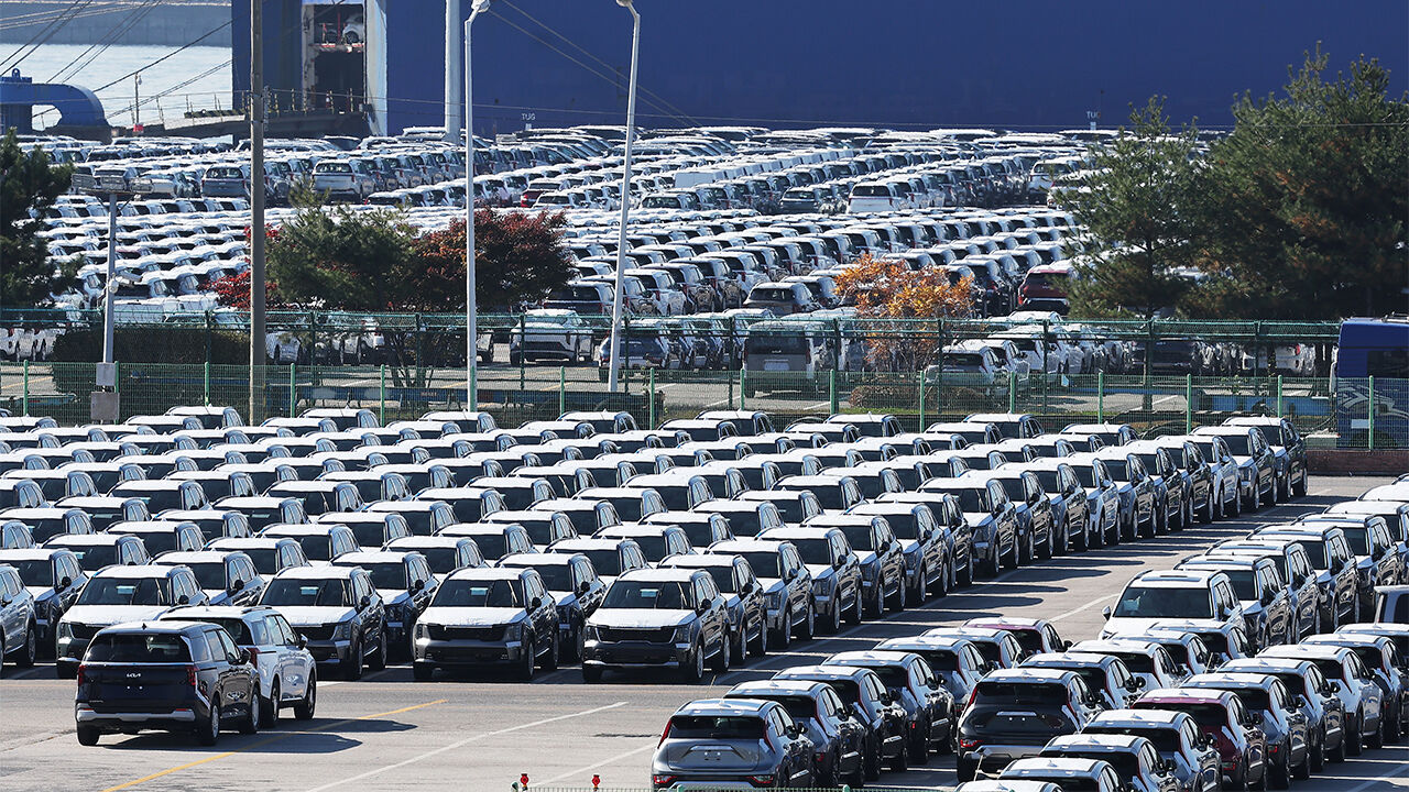 수출 대기 중인 자동차(사진=연합뉴스)