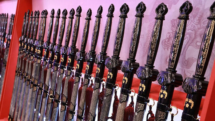 첫 별을 다는 준장들에게 지급되는 삼정검