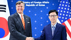 한미 외교차관 "원자력·조선·핵추진잠수함 협의체 조속 가동"…민감 현안은 신중 기류