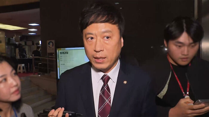 정성국 의원 국회 퇴장 (24년 12월 11일)