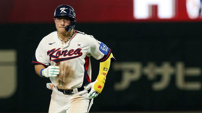 일본 도쿄돔에서 열린 2025 K베이스볼 시리즈 대한민국과 일본의 평가전. 8회말 1사 주자 없는 상황 안현민이 솔로홈런을 친 뒤 그라운드를 돌고 있다. (사진=연합뉴스)