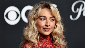 "날 이용말라, 역겹다" 여가수 댓글 남긴 영상 뭐길래