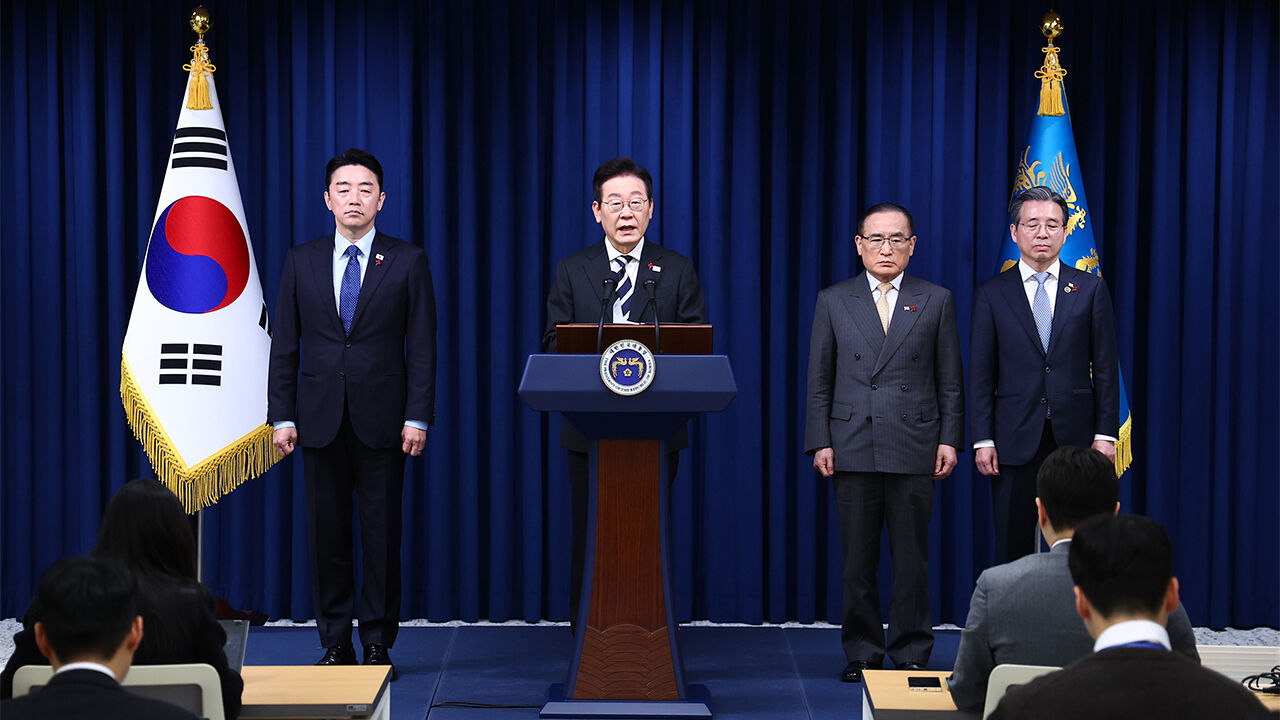 이재명 대통령이 12·3 비상계엄 사태 1주년인 3일 용산 대통령실에서 '빛의 혁명 1주년 대국민 특별성명'을 발표하고 있다. (사진=연합뉴스)