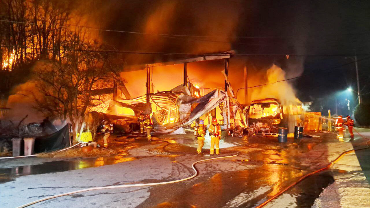 용인 건물 화재가 산불로 이어져…4시간 만에 진화