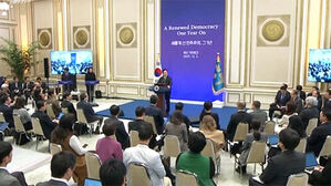 이 대통령, 질문 듣자 "속 들켰나"…회견장서 '첫 언급' 뭐길래