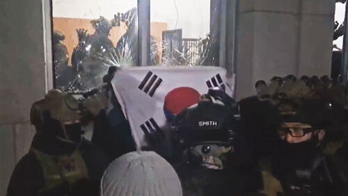 한밤중 계엄 선포에 깜짝…숨 가빴던 1년